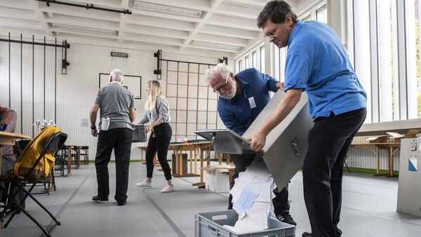 Swiss go to polls, with right-wing populists and Socialists set for rebound